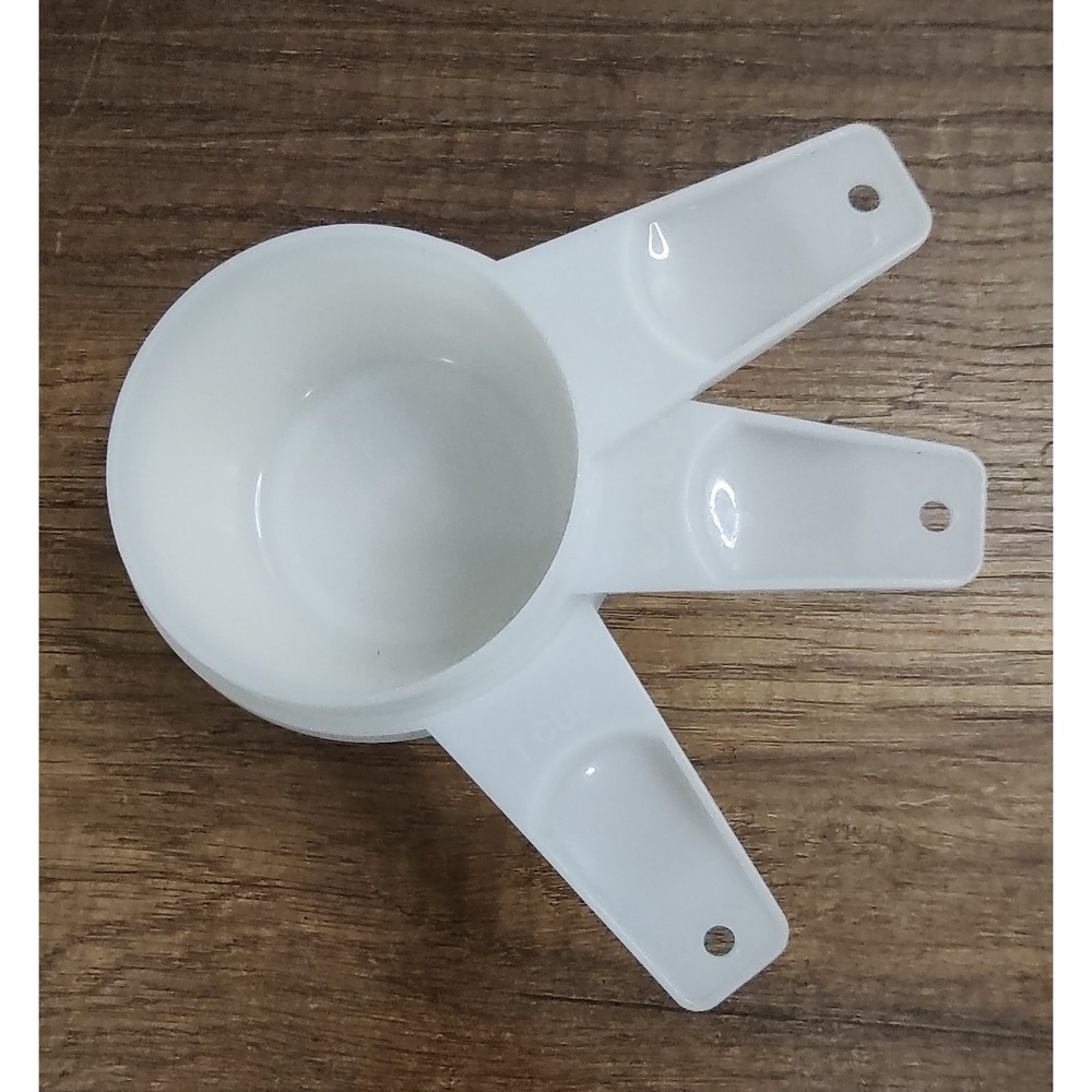 Tupperware Nesting Measuring Cups, White, 761/762/763 Vintage B4